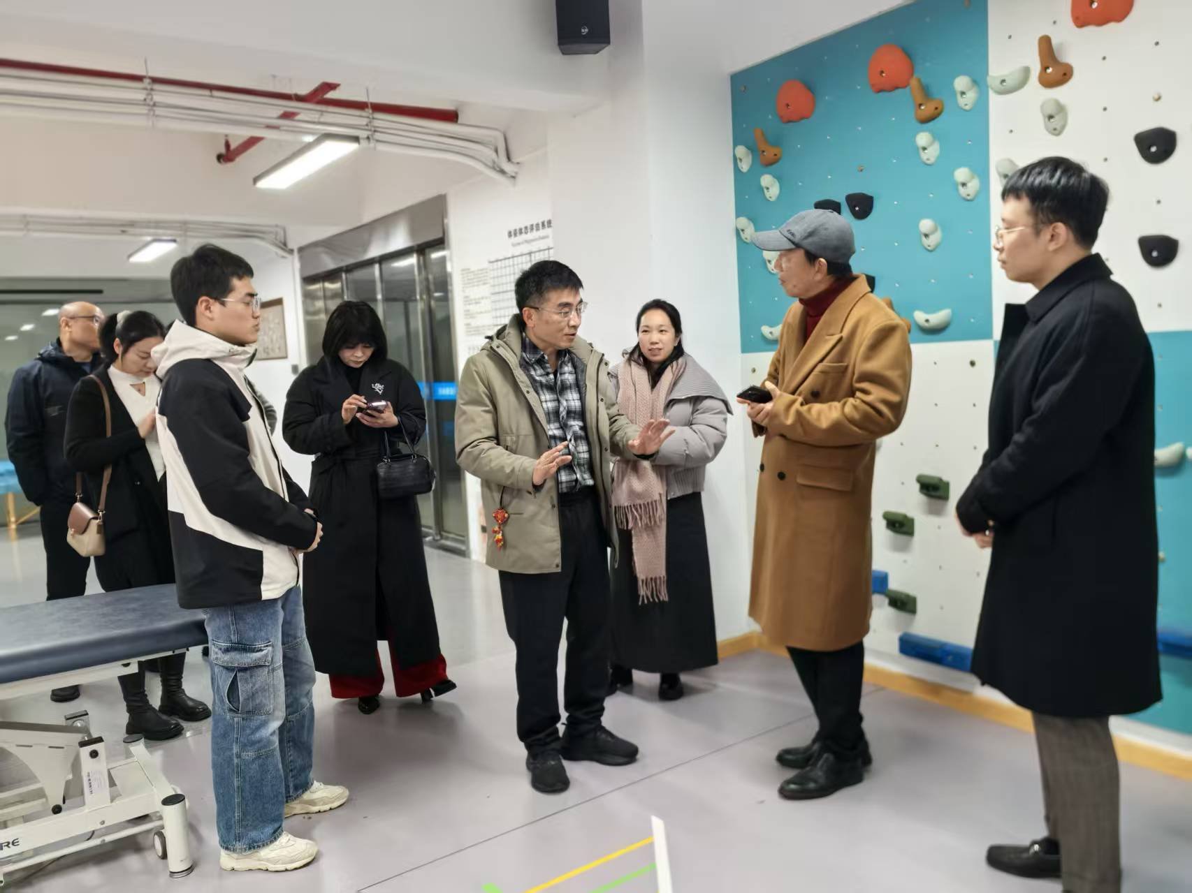 科技与社会服务处处长冯晴